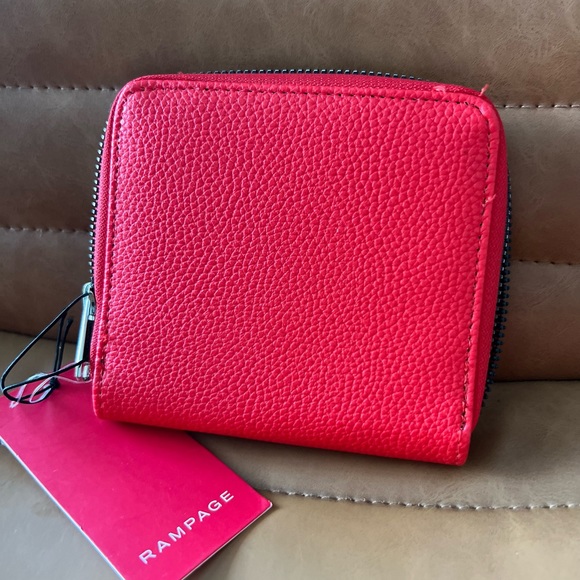 Rampage wallet new with tag never used. Silver zipper and clean black interior - Picture 4 of 6